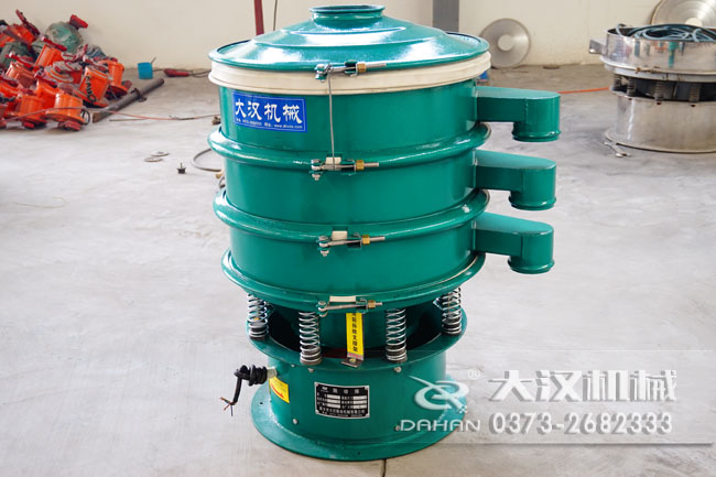 600型振動(dòng)篩分機(jī) 600型振動(dòng)篩分機(jī)